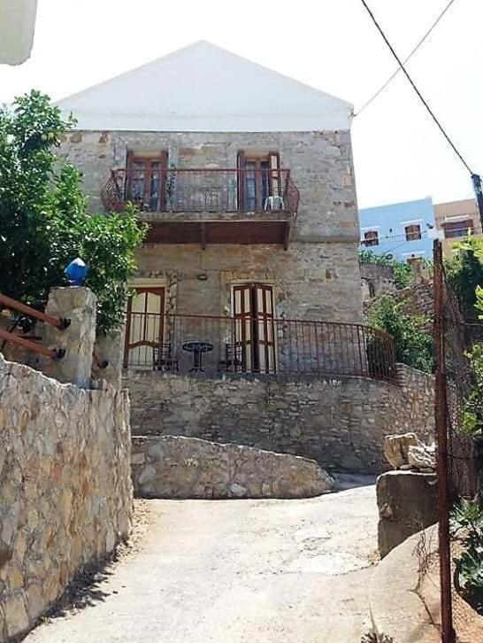 "Petrina" Sevasti Symi Studios Экстерьер фото